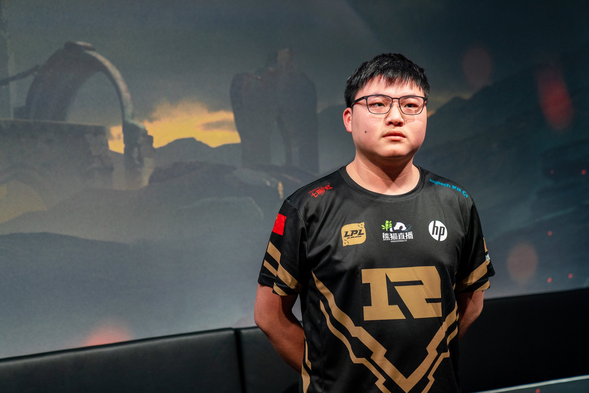 Uzi Invictus Gaming